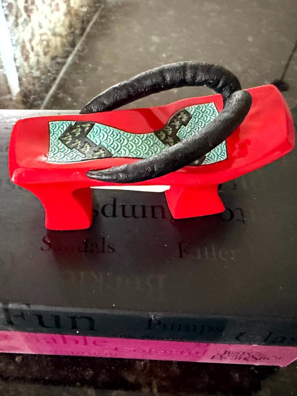 Just the Right Shoe Kutsuya 25114 Red Japanese Geta Clog Figurine Box